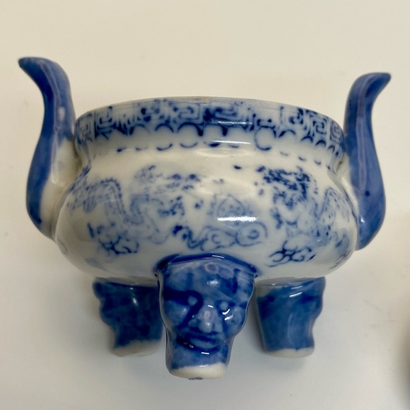 Porcelain pagoda censer - Picture 9 of 14